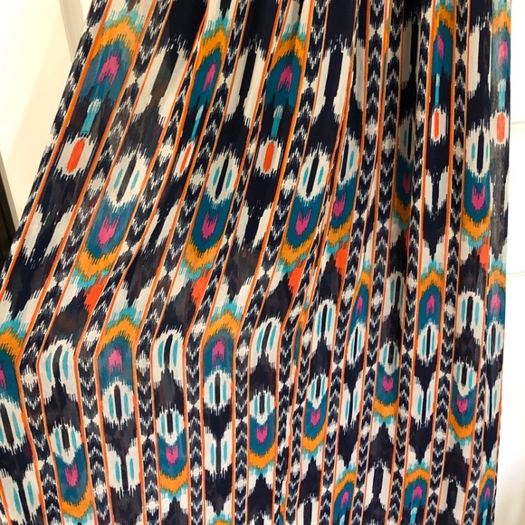 Crochet Top / Colorful Arrow Printed Maxi Dress - Picture 2 of 8